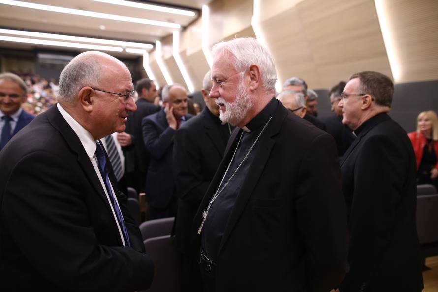 Predavanje mons. Paula Richarda Gallaghera, tajnika Svete Stolice za odnose s drÅ¾avama