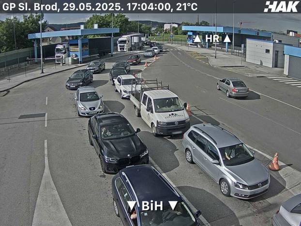 FOTO Kaos na cestama: Kolone prema moru i do 10 kilometara