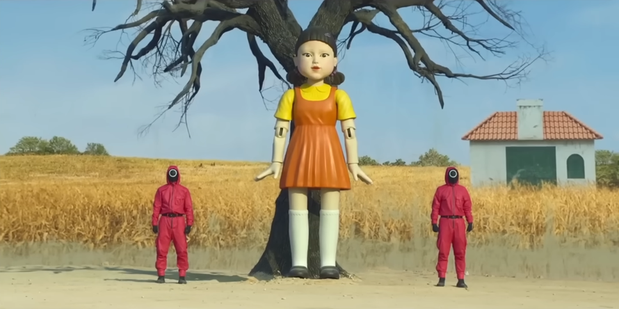 Jeziva lutka iz hit serije 'Squid game' stvarno postoji, kao i telefonski broj s posjetnica...