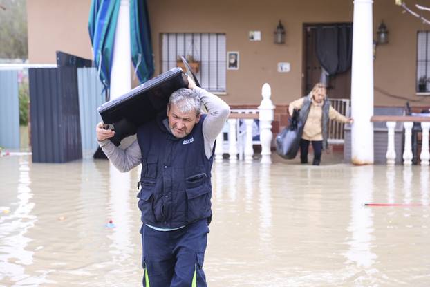 Eviction of 10 houses due to flooding in Córdoba