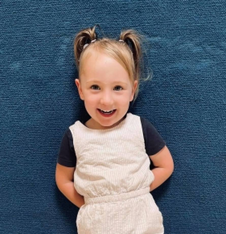 Policija pronašla malenu Cleo (4) zaključanu u kući: Uhitili su muškarca iz grada Carnavorn