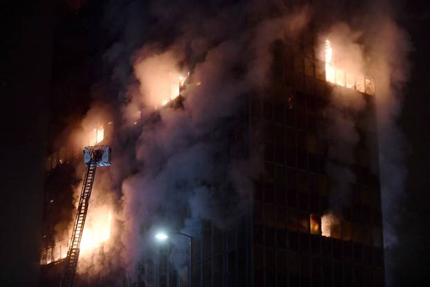 Zagreb: Pozar u Vjesnikovom neboderu