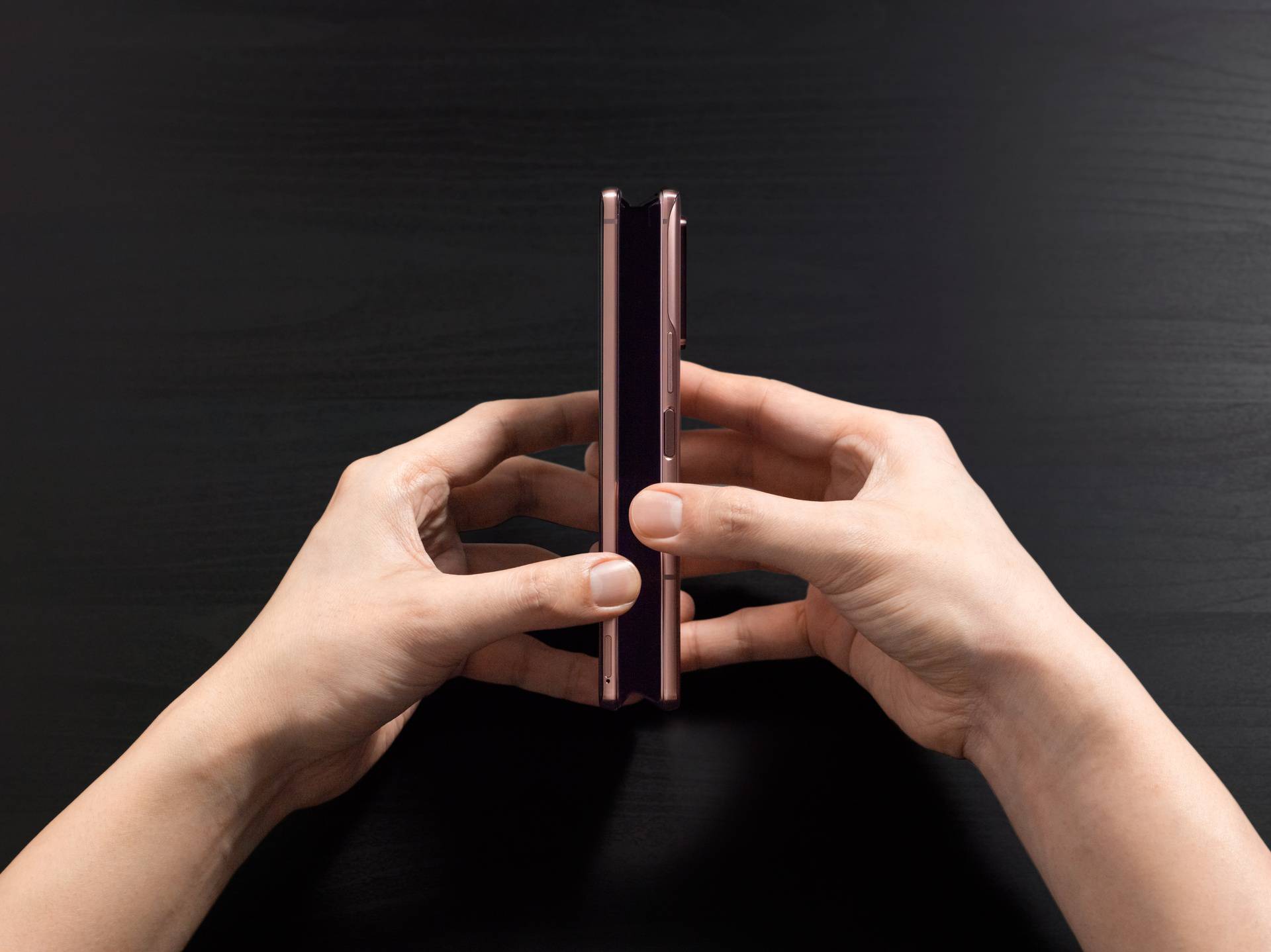 Preklopni Galaxy Z Fold 2 košta 15.499 kuna, ali uz stari telefon možete proći i 3000 kn jeftinije