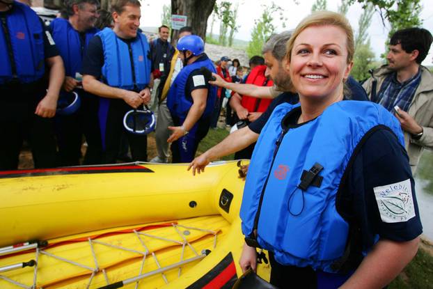 ARHIVA - Ministri sudjelovali na prvoj rafting regati "Zrmanja 2006"