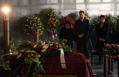 Na Petrovićevom pogrebu čule su se samo riječi pjesme 'Fala'