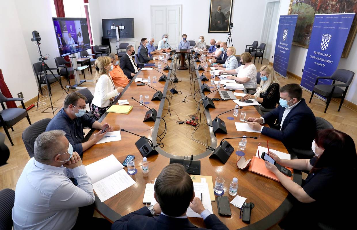 Odbor razriješio Bačića s mjesta ravnatelja HRT-a: 'Katastrofa je da ga Kunić mijenja ijedan sat'