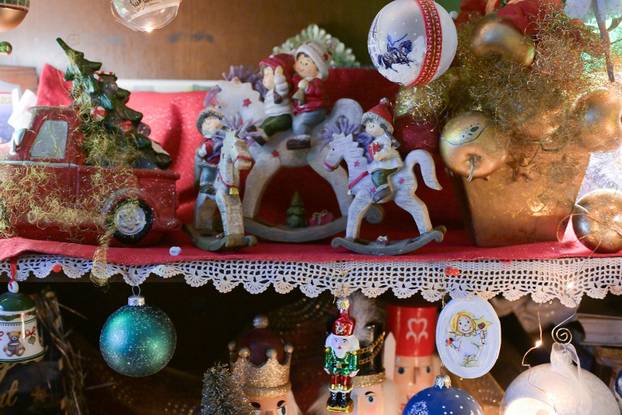 24SATA Zagreb: Stan ukrašen blagdanskim dekoracijama