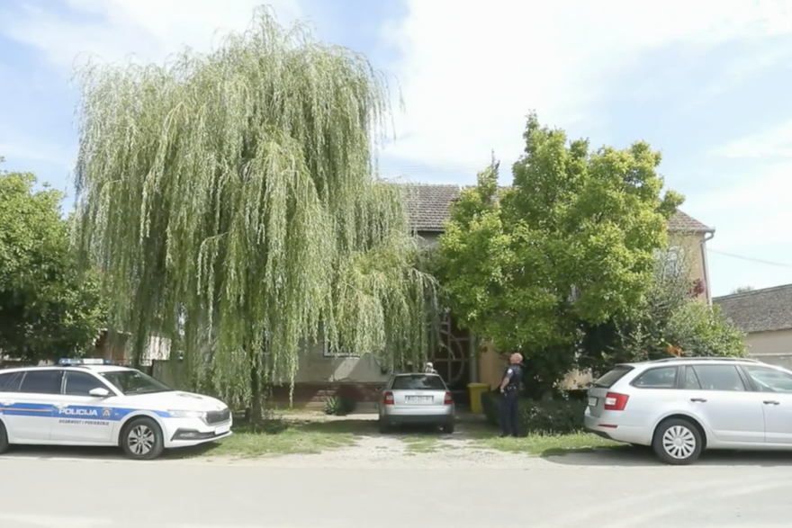 Tenja: Policija i forenzičari u kući žene za koju se sumnja da je ubijena i bačena u septičku jamu