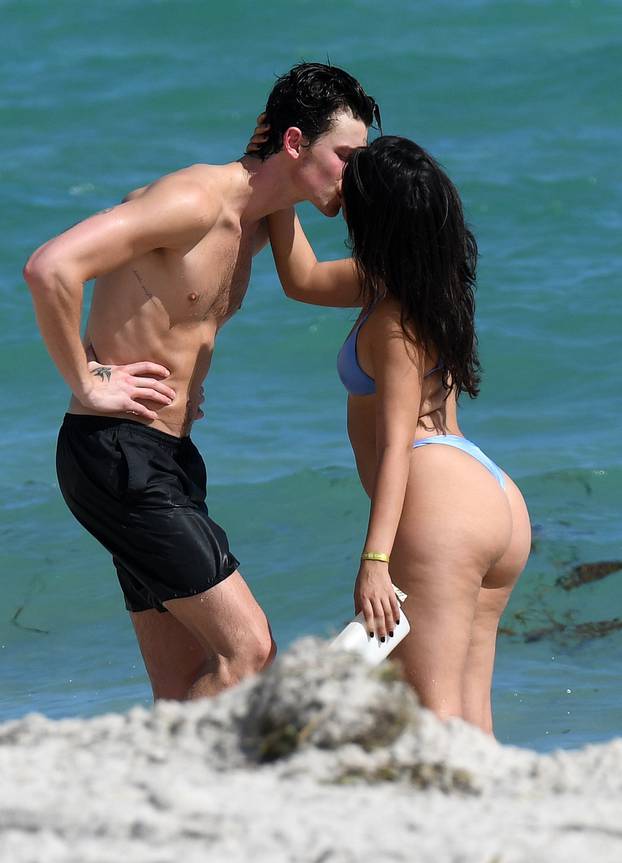 PREMIUM EXCLUSIVE: *NO WEB UNTIL 8PM EDT 4TH NOV* Bikini clad Camila Cabello and boyfriend Shawn Mendes enjoy the beach in Miami