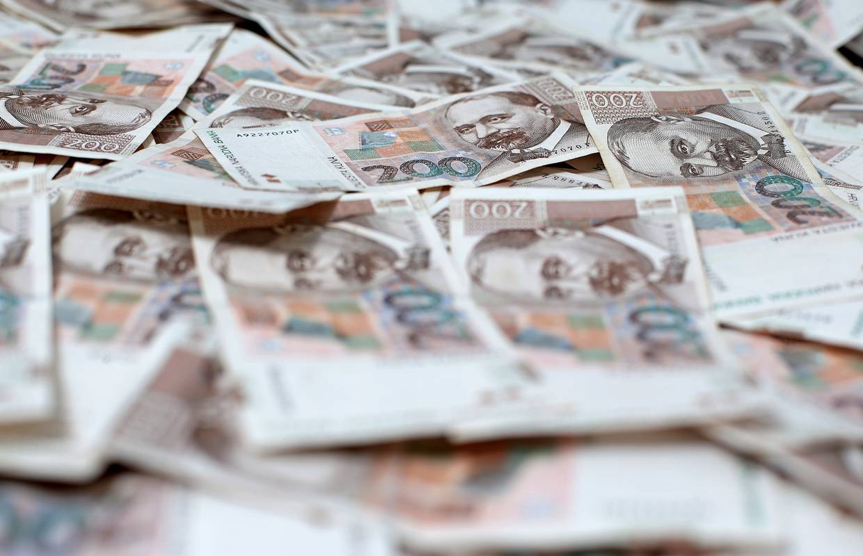 Osnovna plaća u Plavoj laguni i Istraturistu rastu na 3.820 kn
