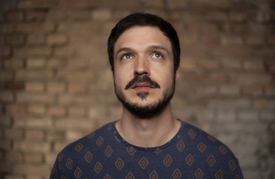 Glazbenik Filip Dizdar objavio spot za novu pjesmu: 'Htio sam izbjeći tipičan stil spota u klubu'