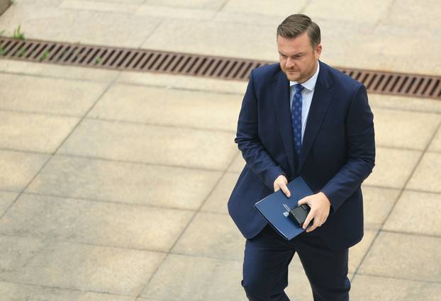 Zagreb: Dolazak ministara na 116. sjednicu Vlade RH