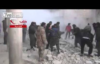 Sirijska vlada bombardirala 12 kvartova, najmanje 83 mrtvih