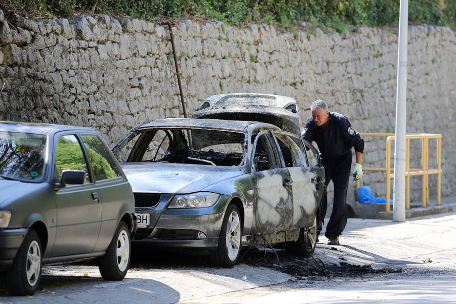 Napali bugarske navijače usred Zadra i zapalili im automobil