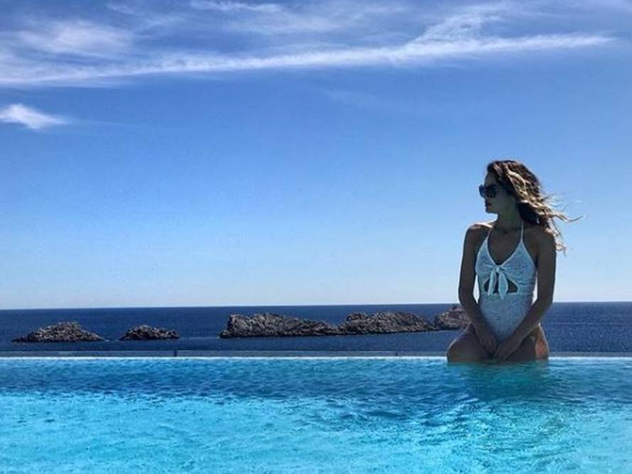 Ljetne radosti: Pokazale su obline  u bikiniju, ali i bez njega