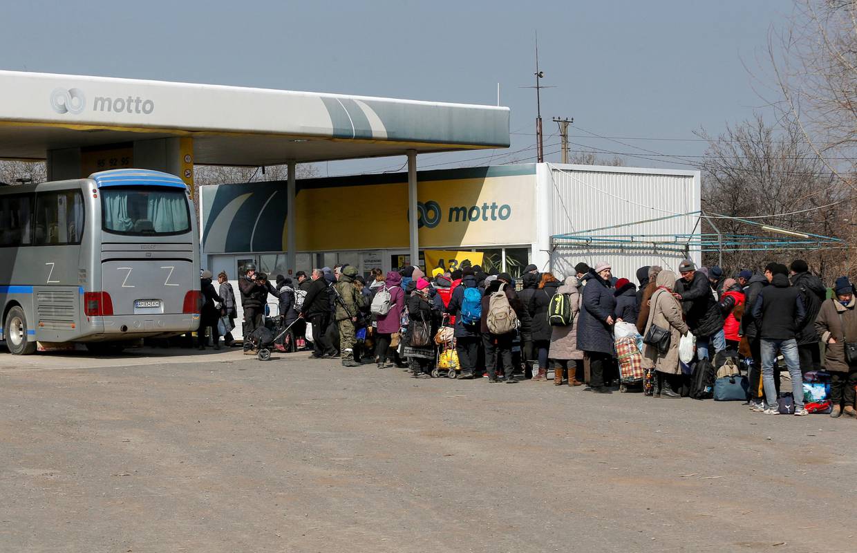 Mariupolj u četvrtak napustilo 2.700 ljudi, stanje je jako teško