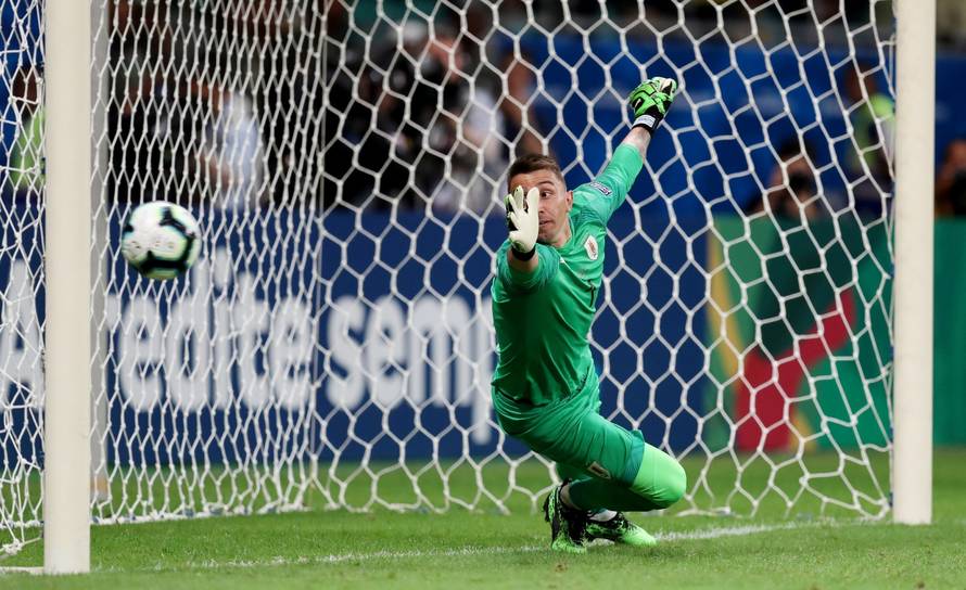 Suárez tragičar Urugvaja: Peru senzacionalni polufinalist Cope