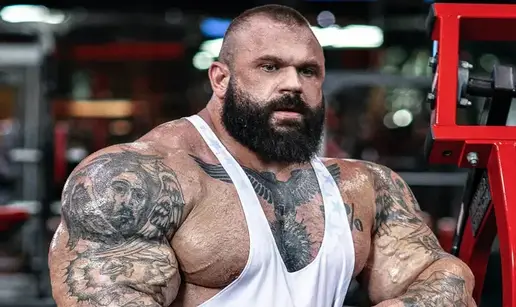 Slavni bodybuilder umro nakon srčanog udara. Imao je 165 kg i jeo čak 2,5 kg mesa svaki dan...