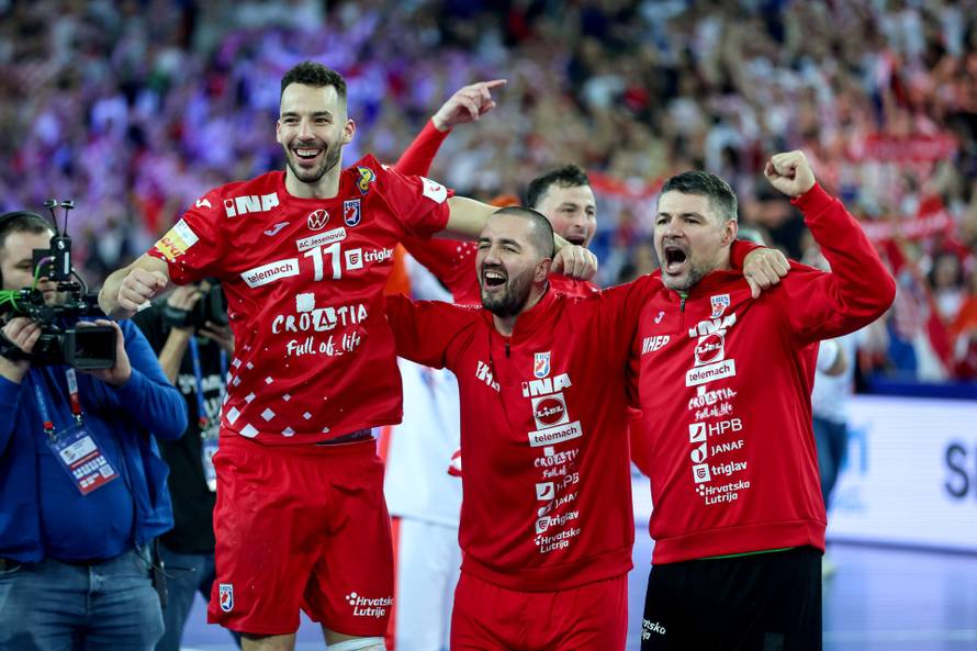Zagreb: Slavlje rukometaša Hrvatske nakon pobjede nad Francuskom i prolaska u finale Svjetskog prvenstva