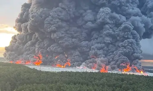 Oko Moskve po&zcaron;ari i eksplozije, gori  skladi&scaron;te 'ruskog Amazona'