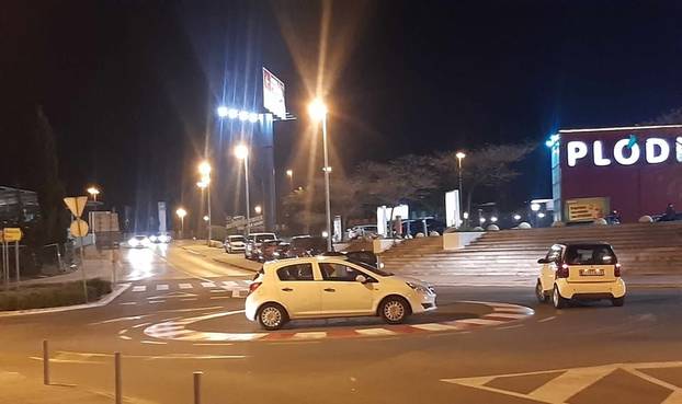 FOTO 'Ma tooo, tu ga ostavi!' Ovo su neka od najgorih parkiranja u Hrvatskoj