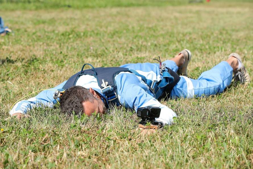 Šebalj skočio iz aviona: Koji stres, koji adrenalin! Ali ipak, ljubim zemlju po kojoj hodam
