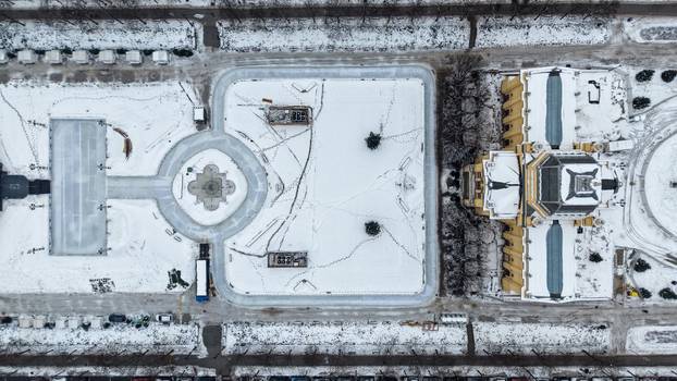 Pogled iz zraka na centar Zagreba prekriven snijegom