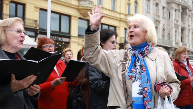 Zagreb: Dan otvorenog grada - Oda mladosti na Trgu bana Jelačića 