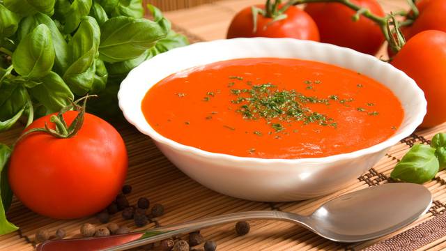 Crvena španjolska juha idealna je za rashladiti se u ljetne dane