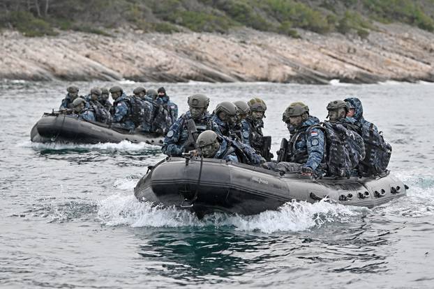 FOTO Novi hrvatski marinci primili su svoje beretke: Prošli intenzivnu integracijsku obuku