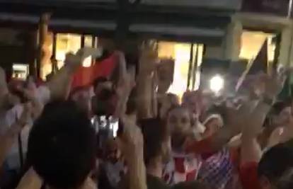 Slavilo se na ulicama Londona: Hrvatski navijači okupirali pub