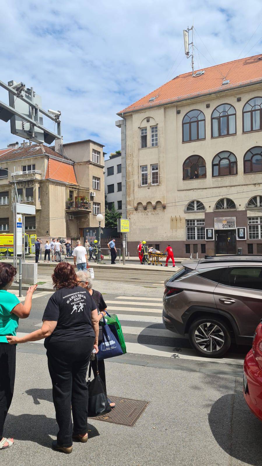 Nesreća u centru Zagreba: 'Palo je stablo i ozlijedilo jednu ženu'