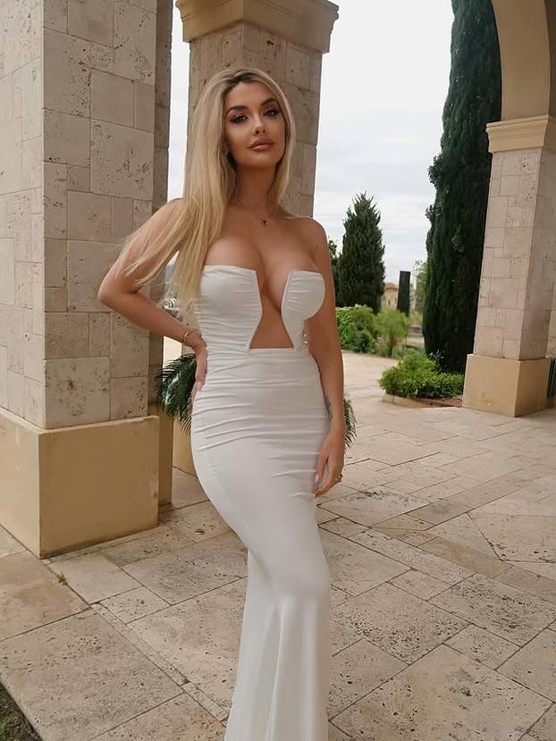 FOTO Iza seksi figure krije se prava feministkinja koja ne šuti