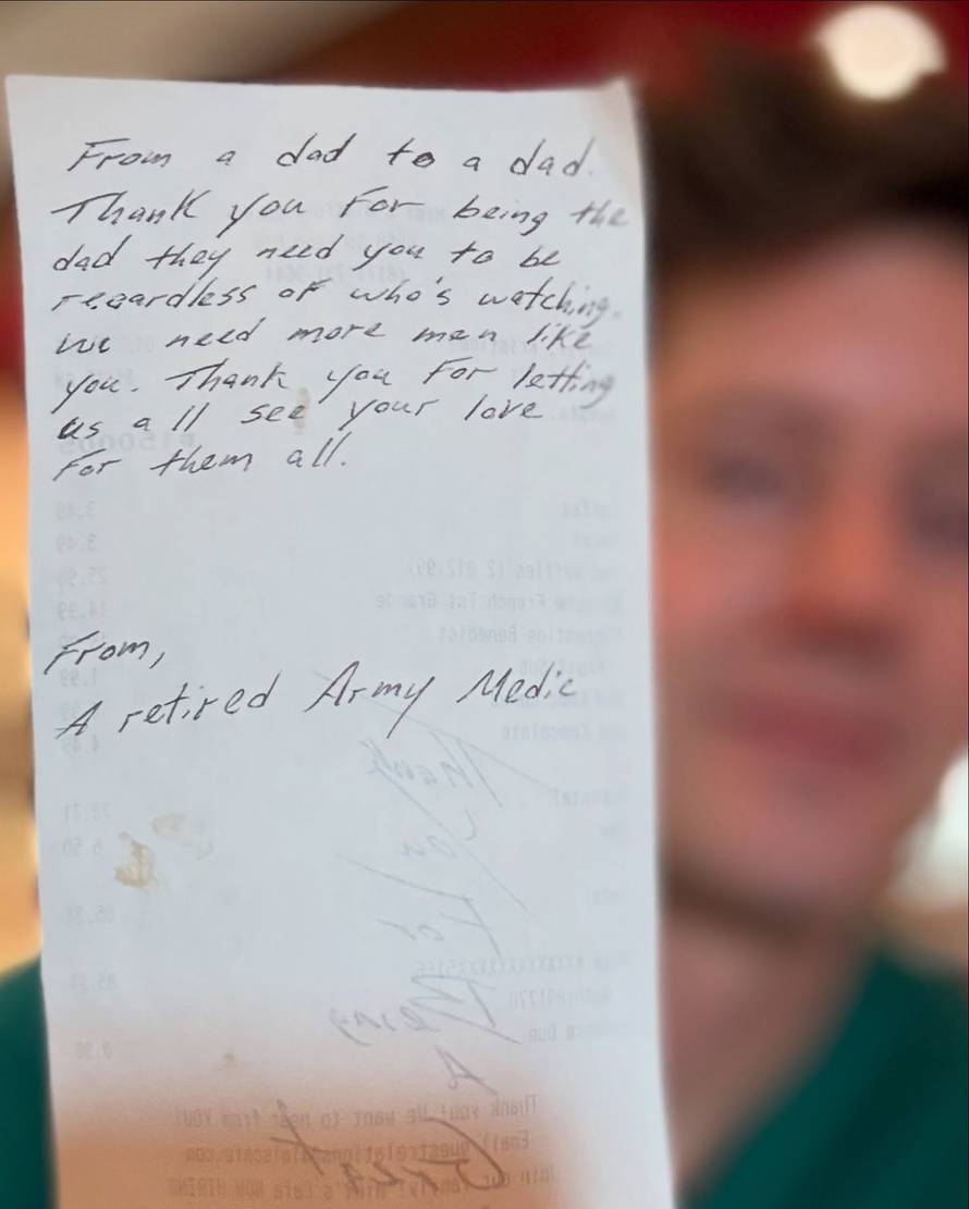 Htio platiti račun u restoranu pa se šokirao kada je vidio poruku na njemu: 'Rasplakalo me...'