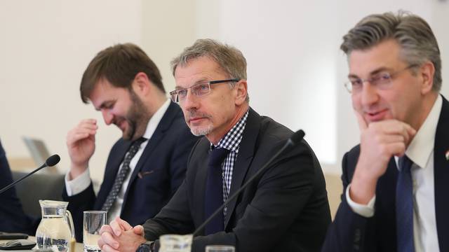 Zagreb: Sastanak Andreja Plenkovića i gospodarstvenika zbog koronavirusa