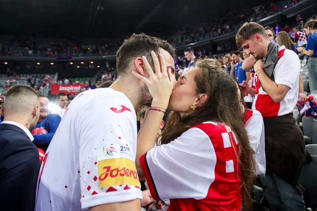 Zagreb: Slavlje rukometaša Hrvatske nakon pobjede nad Mađarskom i prolaska u polufinale Svjetskog prvenstva