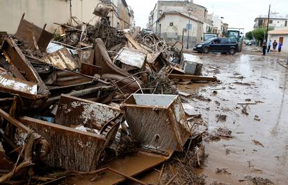 U poplavama na Mallorci osam ljudi poginulo, devet je nestalih