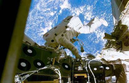 Pukotina na ISS-u: Vjerujemo da nas je pogodio mali meteorit