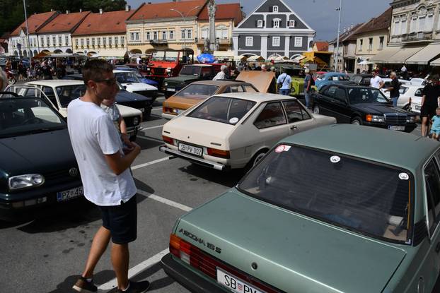 Požega: Čuveni modeli izloženi u sklopu oldtimer manifestacije"Trophy Zlatnom dolinom 2026."