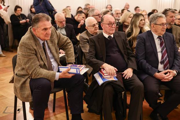 Zagreb: Promocija knjige Žene koje mašu rukama Jadranke Kosor