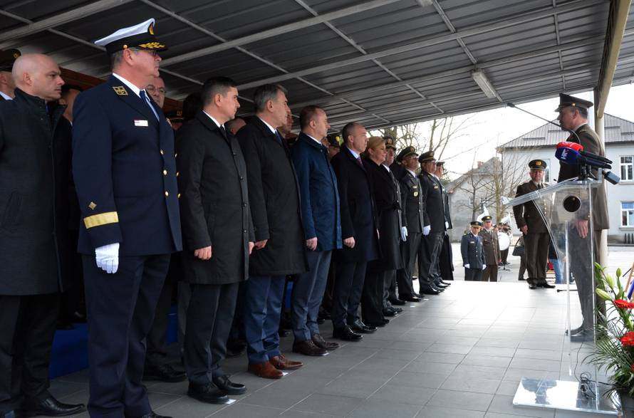 Kolinda dobrovoljcima: 'Vi ste nasljednici hrvatskih branitelja'