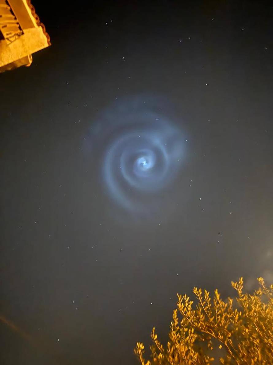 Svjetski mediji raspisali su se o misterioznoj plavoj svjetlosti: 'NLO-alarm iznad Njemačke!'