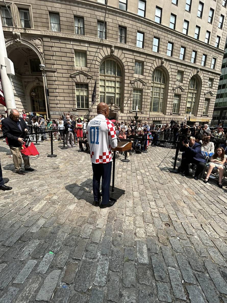 Gradonačelnik New Yorka nosio hrvatski dres. U prvom redu je bila i Kolinda Grabar Kitarović