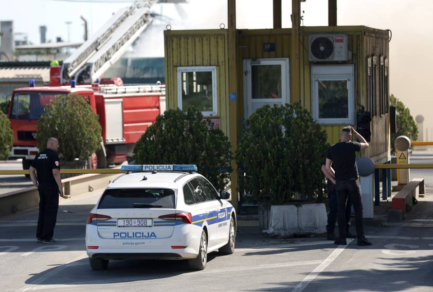 Zagreb: Izbio je požar pored odlagališta otpada na Jakuševcu