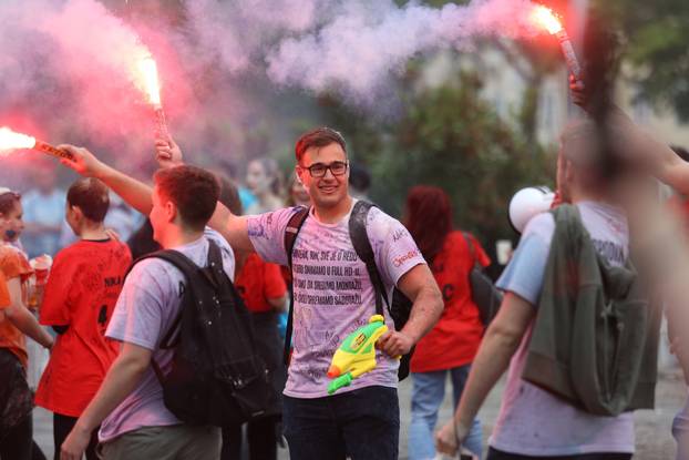 Rijeka: Maturanti srednjih škola širom grada slave kraj srednjoškolskog obrazovanja