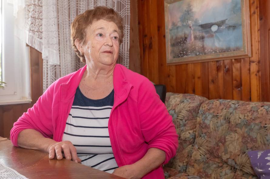 Iva (13) je u kolicima, baka (70) vratila se na posao da joj može plaćati terapije: 'Ne odustajem'