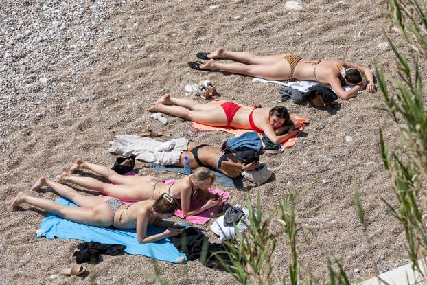 Dubrovnik: Ljetni ugo&dstrok;aj na pla&zcaron;i Banje