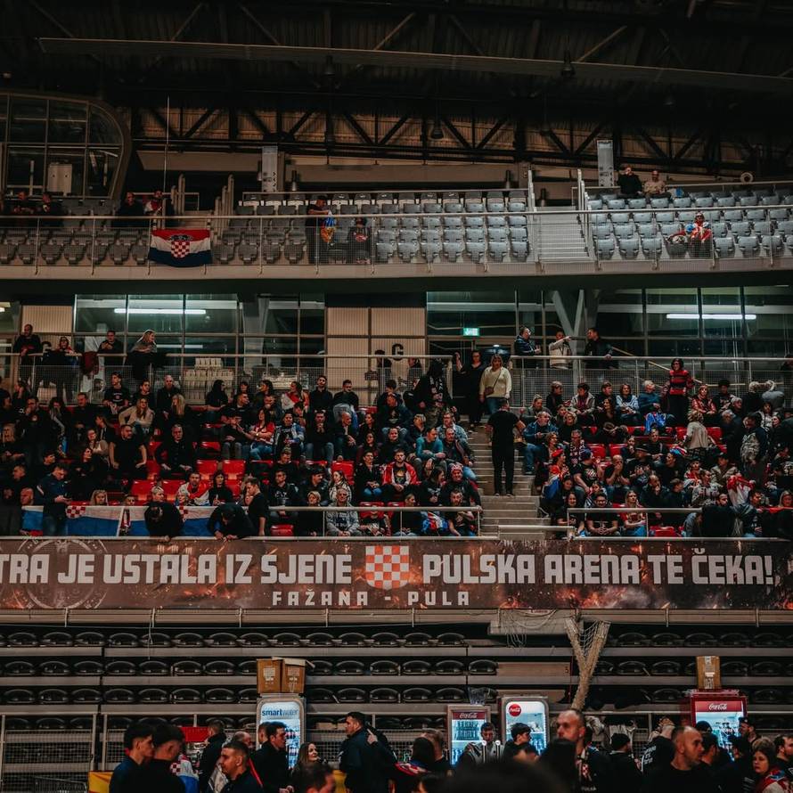 Thompson u Poreču viknuo 'Za dom', publika: 'Spremni'!