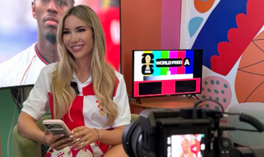 Valentina iza kulisa pokazala duge noge samo u dresu, a pred kamerama blista u kreacijama
