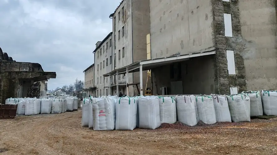 Europol objavio fotke: Zakopali 35.000 tona opasnog otpada u Hrvatskoj! Uhićeno je 13 osoba